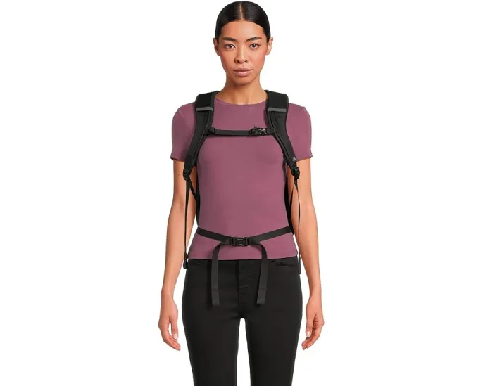 Женский рюкзак Recon Luxe с системой FlexVent и отделом для ноутбука от The North Face