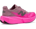 Тренировочные кроссовки New Balance FuelCell Rebel v5 с отзывчивой амортизацией