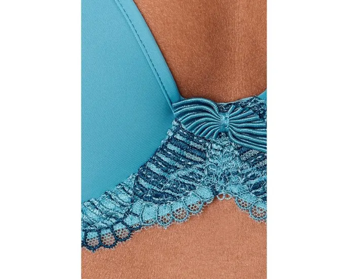 Бюстгальтер Wacoal La Femme Contour с косточками и глубоким вырезом
