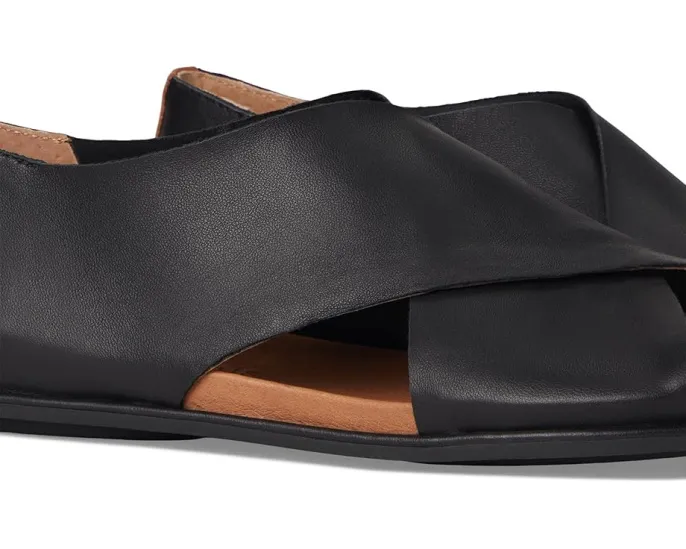 Сандалии Laniey на плоской подошве с открытым мысом из эластичной кожи Gentle Souls by Kenneth Cole