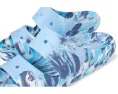 Классические сланцы Crocs с мраморным рисунком и двойными ремешками