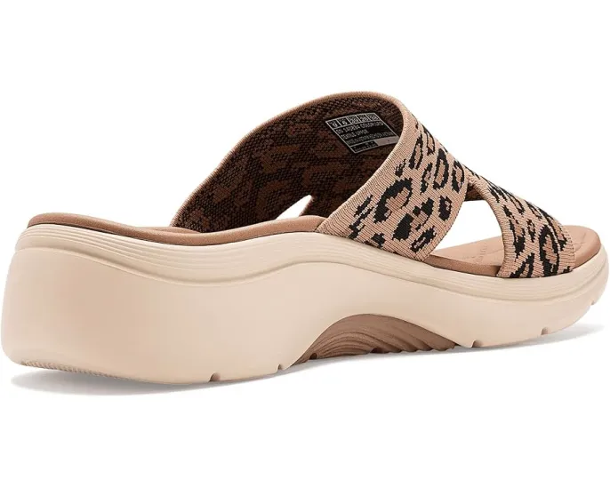 Сандалии SKECHERS GO Walk Arch Fit 2.0 с леопардовым принтом и стелькой Goga Mat