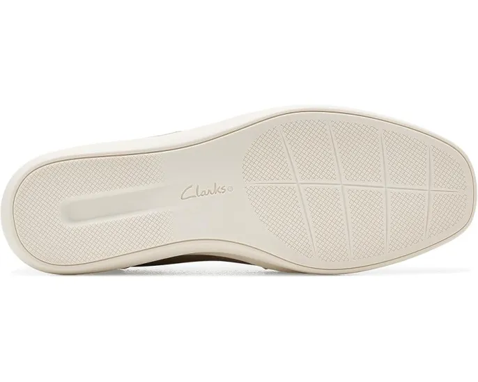 Повседневные туфли Clarks Lynell Sky с клиновидным каблуком и застежкой-молнией