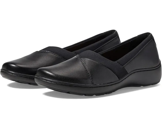 Туфли Clarks Cora Charm без застежки с миндалевидным носком и акцентной строчкой