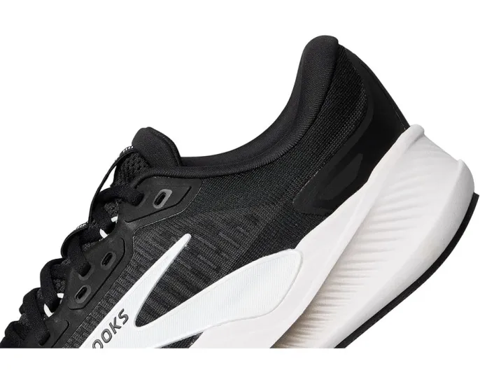 Кроссовки Brooks Revel Max с технологией GlideRoll Rocker для плавного переката