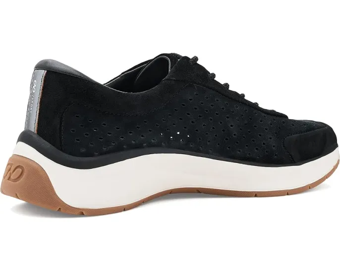 Кроссовки Naturalizer Adapt-Perf с перфорацией и технологией Contour + Comfort