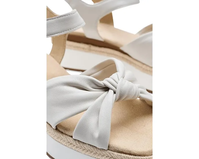 Босоножки Ekon от Vaneli с квадратным носком и застежкой на липучке