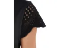 Tommy Bahama платье короткое Darcy Crochet Sleeve из черного плотного трикотажа с кружевными рукавами