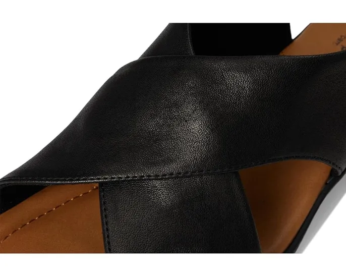 Сандалии Comfortiva Emilee на клиновидном каблуке с перекрестными ремешками