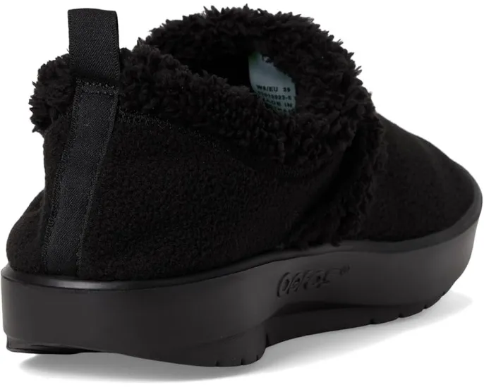 OOFOS OOcoozie Low с технологией OOfoam и воротником из искусственной овчины