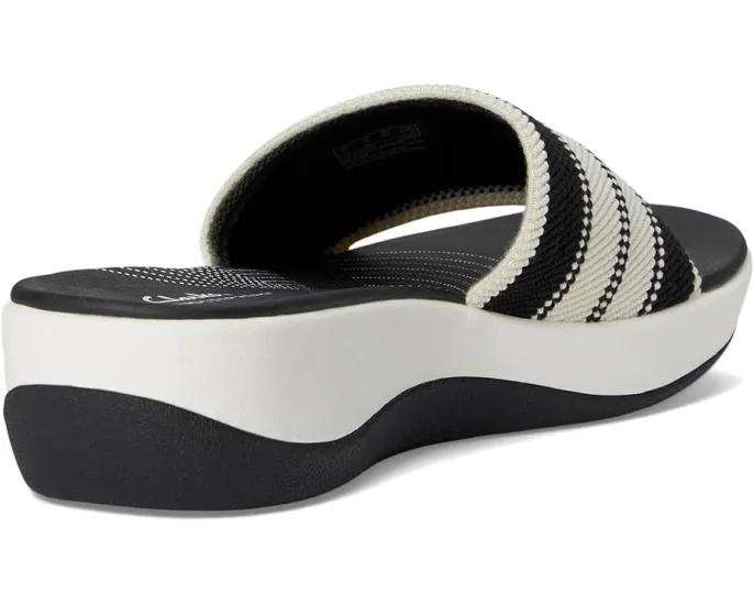 Сандалии Clarks Arla Hollis из коллекции Cloudsteppers на подошве из ЭВА