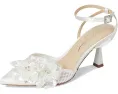 Туфли Susie на шпильке с цветочным декором от Blue by Betsey Johnson