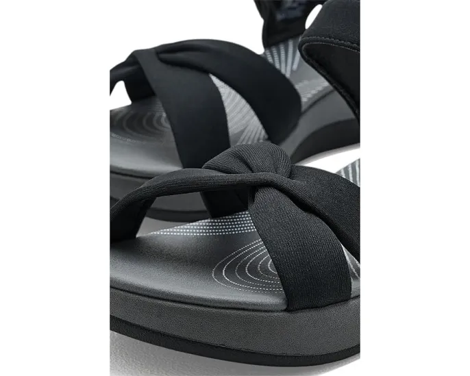 Сандалии Arla Daisy с мягкой стелькой и регулируемой застежкой Clarks