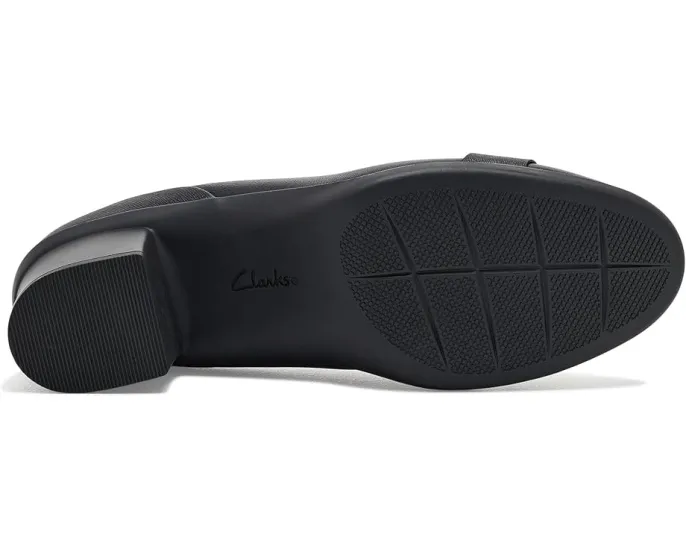 Туфли Clarks Shaya Lux на устойчивом каблуке с отделкой под уздечку