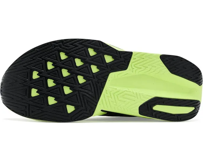 Беговые кроссовки New Balance FuelCell Rebel v5 с технологией FuelCell