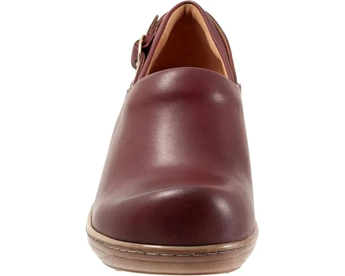 Сабо SoftWalk Minna с декоративной пряжкой и платформой