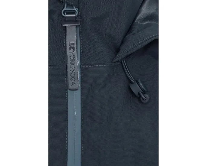 Ветровка Beyond Yoga Rain Or Shine Adjustable Hooded Rain Jacket с капюшоном и водоотталкивающей пропиткой