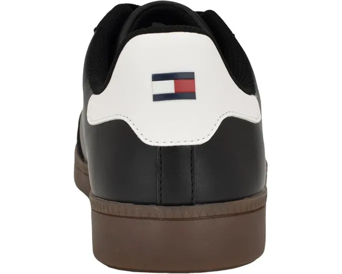 Кроссовки Berge от Tommy Hilfiger с памятью формы и переработанными материалами