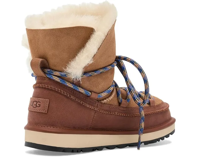 Ботинки UGG Classic Tread на шнуровке