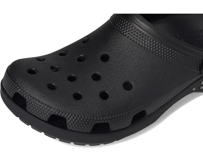 Классические кроксы Crocs с декором в виде шипов