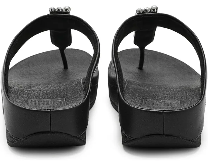 Сандалии FitFlop Fino с ремешком между пальцев и декором из жемчуга и кристаллов