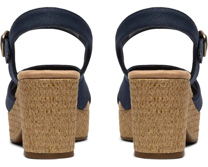 Сандалии Nerisa Twist Clarks на удобном каблуке с ремешками и стелькой Ultimate Comfort