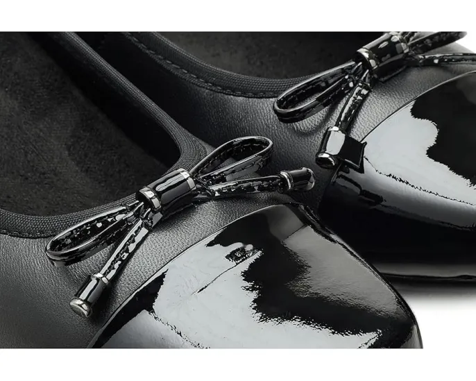 Туфли-лодочки Amiya с бантом и низким каблуком от David Tate