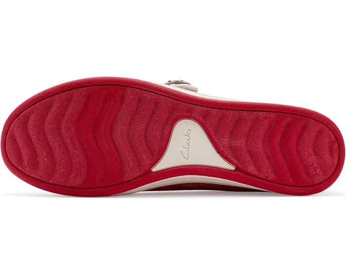 Балетки Breeze Janey от Clarks с регулируемой пряжкой и стелькой Cloudsteppers
