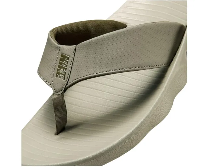 Слайды Nike Marina из искусственной кожи