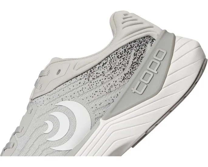 Трейловые кроссовки Topo Athletic Ultrafly 5 с подошвой Vibram Megagrip