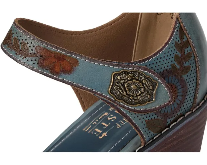 Сандалии Cabracho с цветочным тиснением и регулируемой застежкой