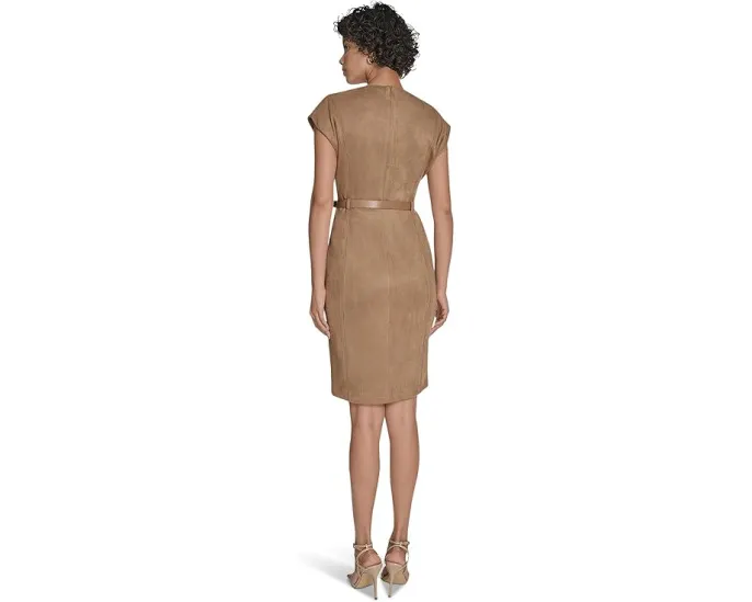 Платье-футляр из замши Calvin Klein с короткими рукавами и поясом