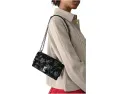 Kate Spade New York Deco Uptown Blooms Printed Suede мини кроссбоди на цепочке