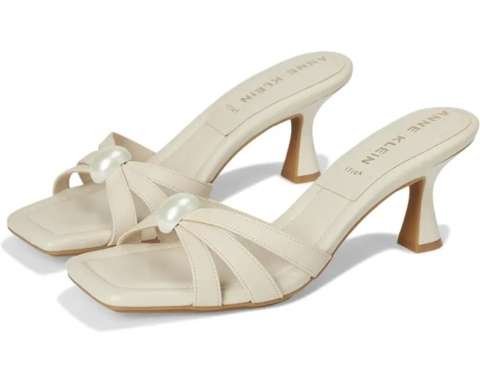 Босоножки Anne Klein Jonelle с жемчужным декором и котячьим каблуком