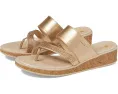 Сандалии Bora Bright Wedge с декором из стразов и пробковым клином от Bzees
