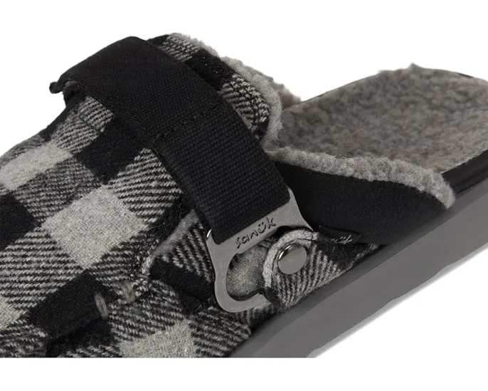 Тапочки Happy Hour Lite Buffalo Chill с искусственным мехом и открывалкой Sanuk