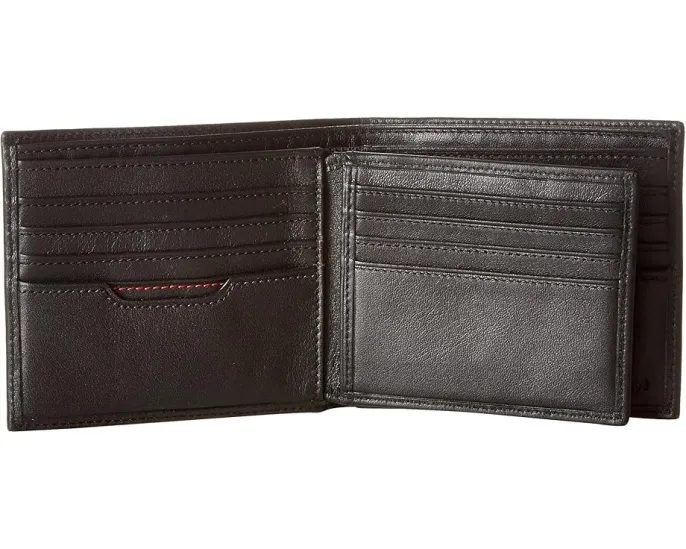 Кожаный кошелек Delta Global Center Flip ID Passcase от Tumi