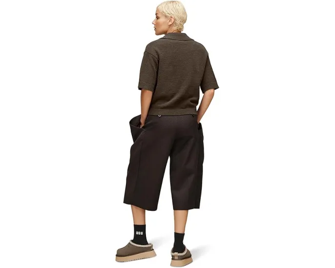 Топ Keslyn Top Lite с воротником и V-образным вырезом из переработанного полиэстера