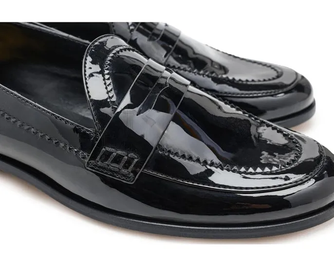 Лоферы Clarette с круглым носком и резиновой подошвой Vince Camuto