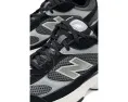 New Balance 603 кроссовки в футуристическом стиле