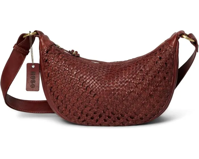 Сумка кроссбоди Hazel Sling с плетеным узором и цветочным брелоком