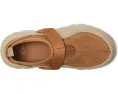 UGG Peakmod Lowcut с регулируемым ремешком и подошвой из сахарного тростника