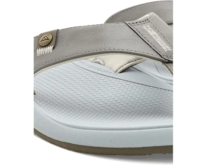 Сандалии Reef Nias с текстурированной стелькой и ремешками из веганской кожи