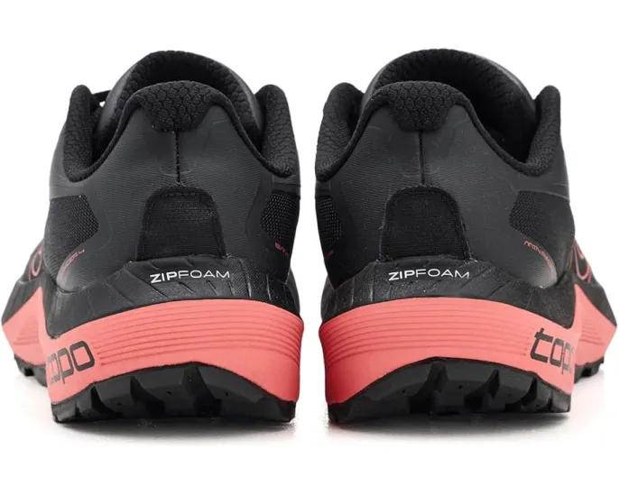 Трейловые кроссовки Topo Athletic MTN Racer 4 с системой гетр и подошвой Vibram Megagrip