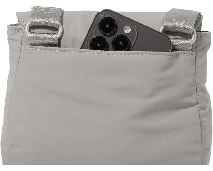 Мини кроссбоди Baggallini Swift Flap с RFID защитой и магнитной застежкой