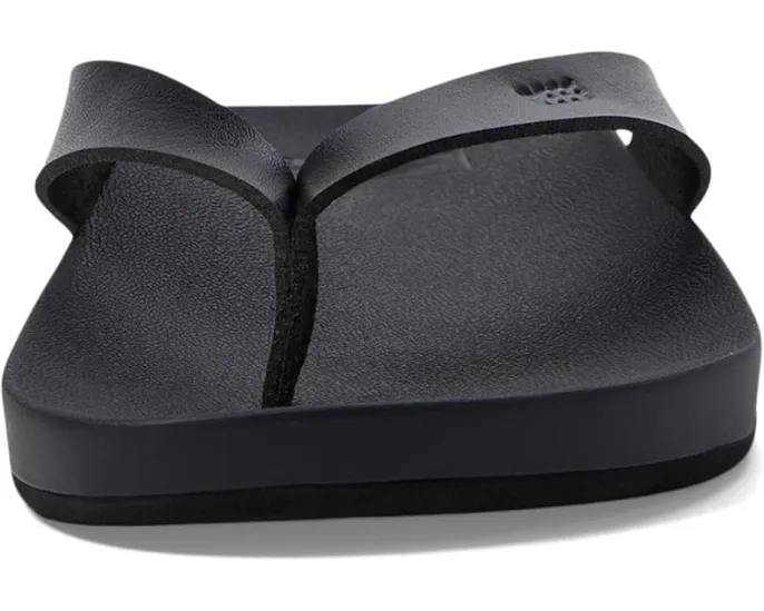Сандалии Reef Cushion Court с амортизирующей стелькой и металлизированной отделкой