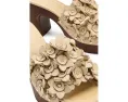Слайды Wylie Flower от Frye с цветочным декором