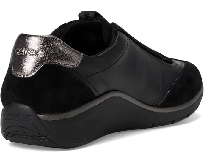 Кроссовки Aetrex Megan слипоны с платформой и декоративной вставкой