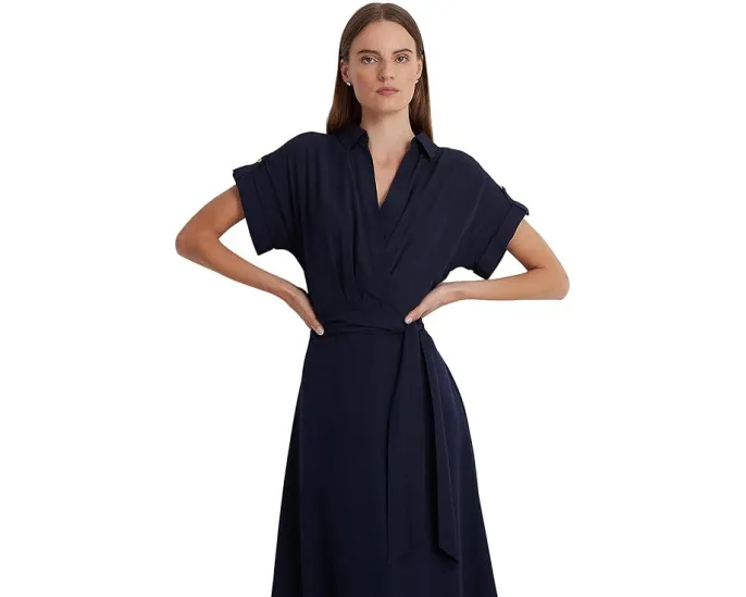 Платье Lauren Ralph Lauren Petite из крепа с поясом и короткими рукавами