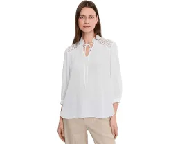 Блуза Lorelei с кружевной кокеткой и воротником-жабо NYDJ